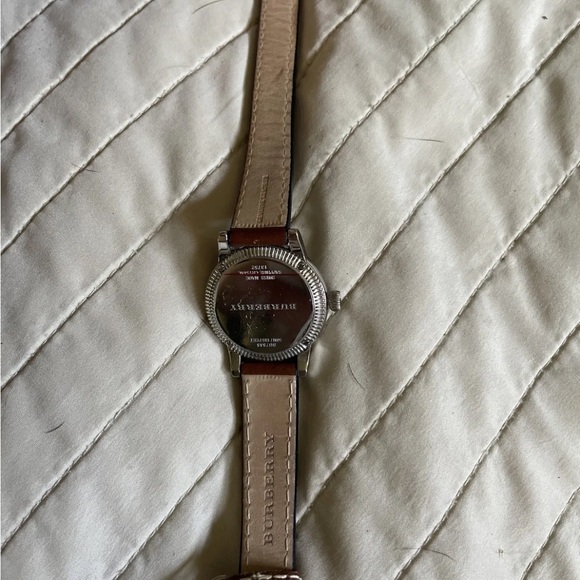 Burberry double strap watch with brown leather - Picture 4 of 8